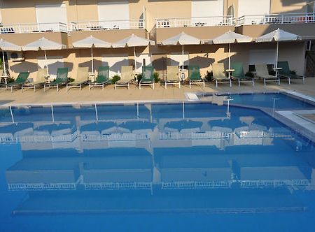 Hotel Sarti Plaza Exterior foto